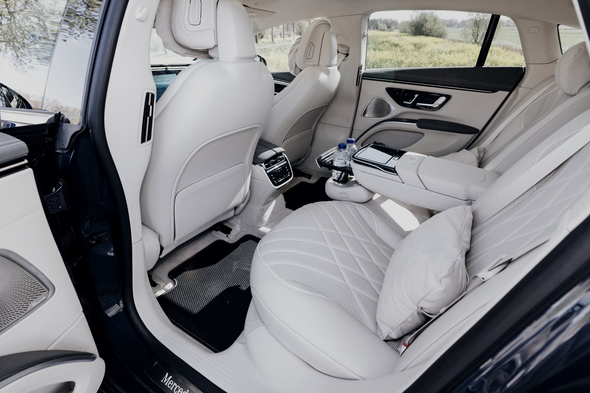Rear seat of an AmstelCab Mercedes-Benz EQS, First Class